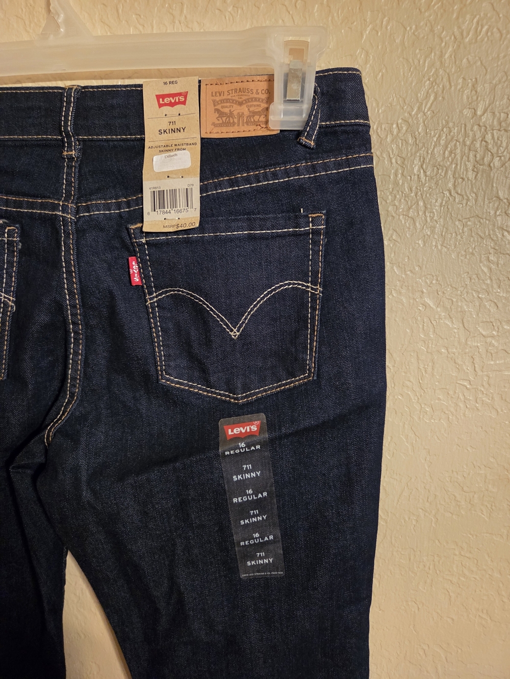 Levi's Skinny Jeans in Dark Indigo Youth Size 16 Reg.